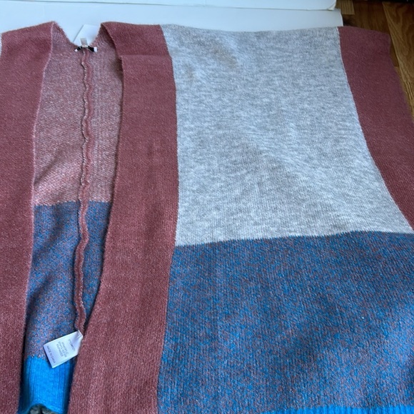 Jodifl geometric pattern gray mauve turquoise open front shawl poncho shrug - Picture 15 of 15